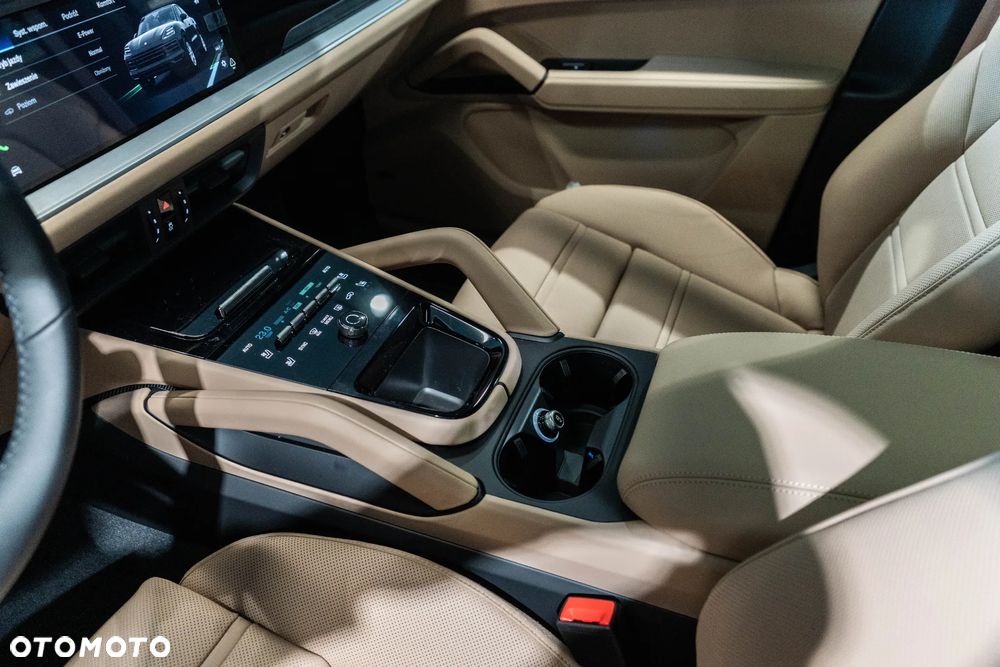 Porsche Cayenne S E-Hybrid PHEV - 24