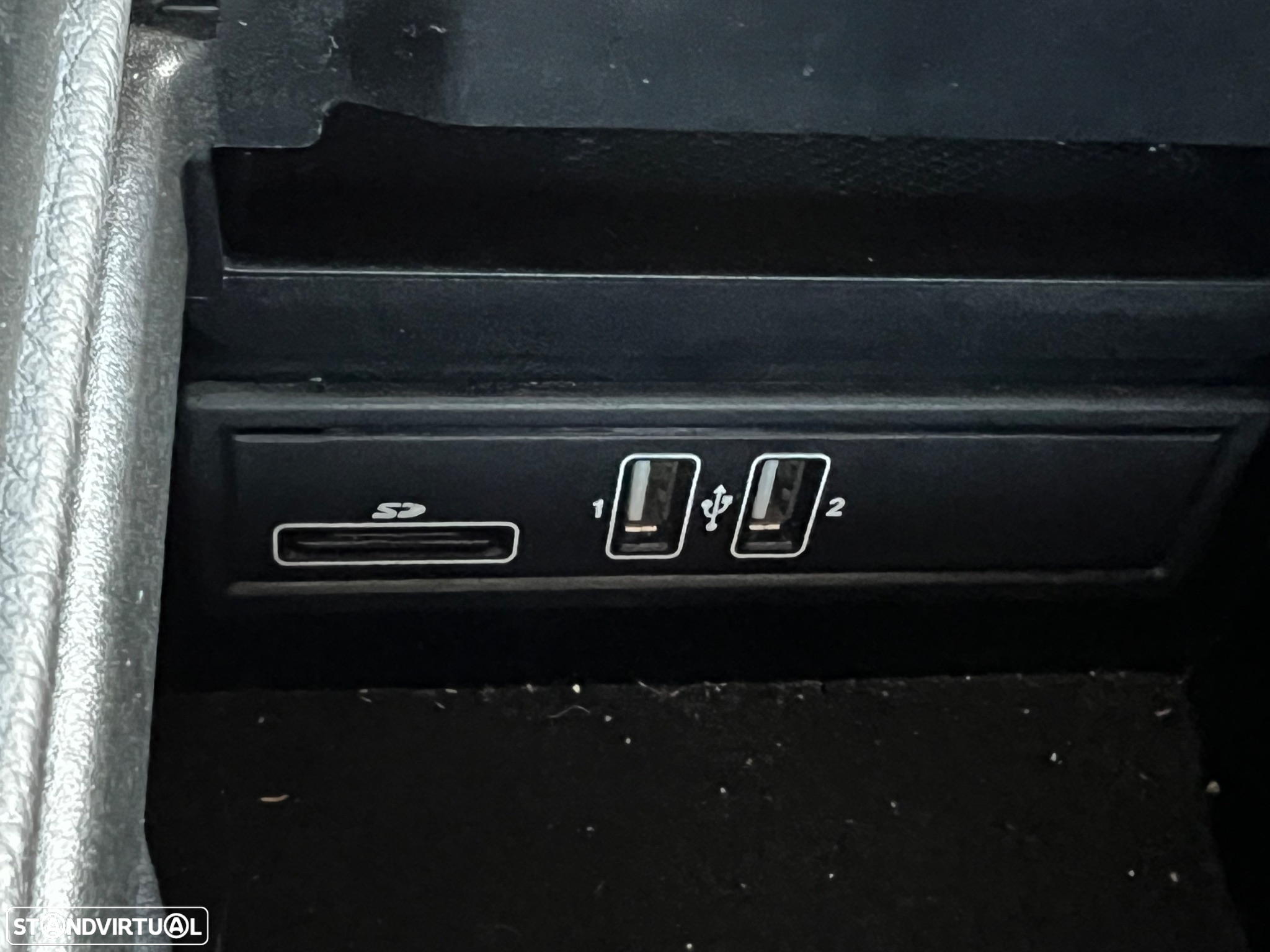 Mercedes-Benz E 220 d Avantgarde - 27