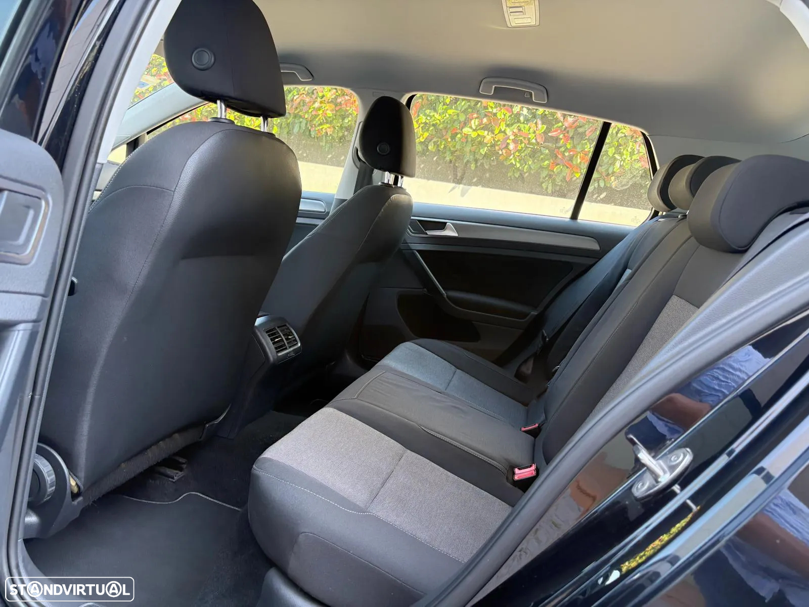 VW Golf 1.6 TDi Confortline - 8