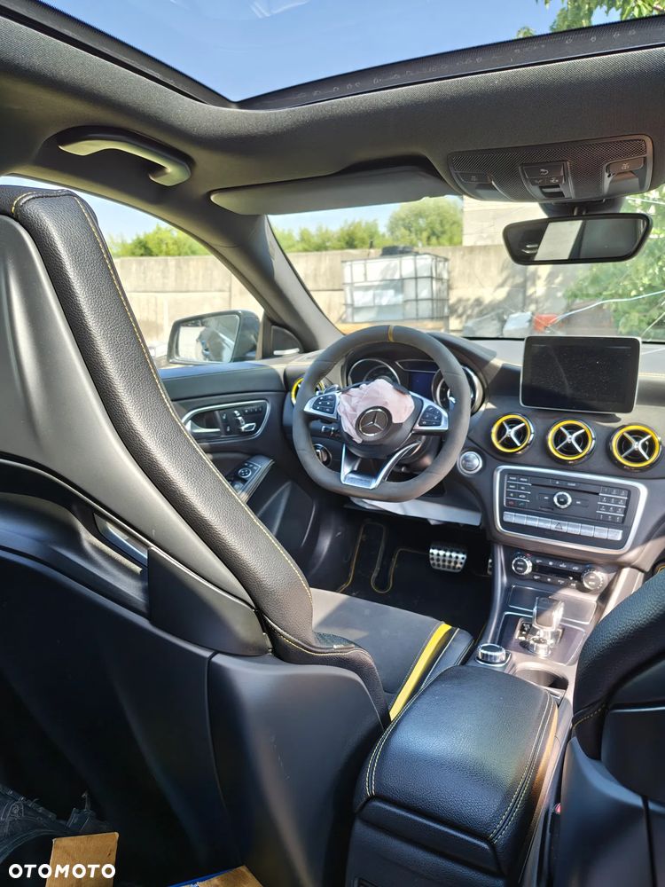 Mercedes-Benz CLA - 4