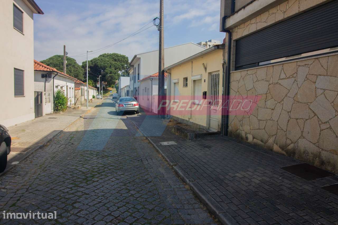 Moradia Térrea para Restauro - Grande imagem: 3/8