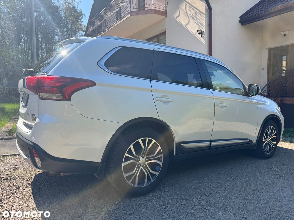 Mitsubishi Outlander 2.0 Intense + Navi 4WD CVT - 4