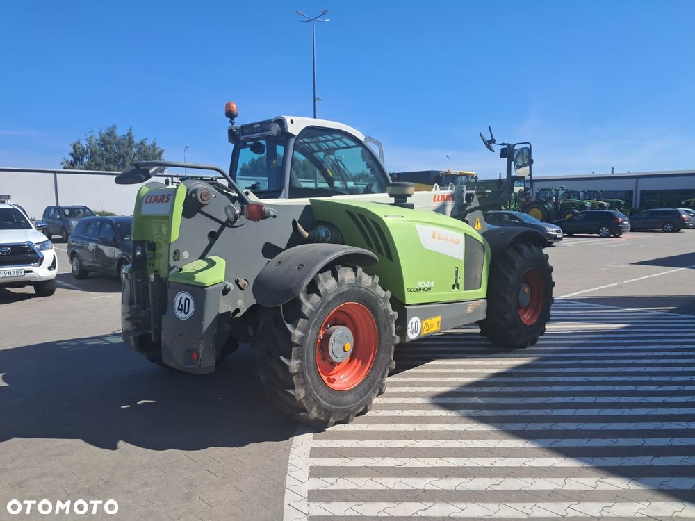 Claas Scorpion 7044 - 6
