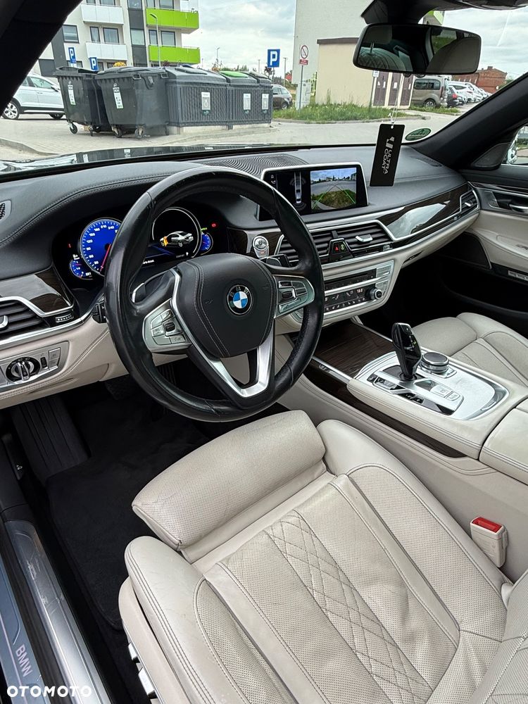BMW Seria 7 740d xDrive - 9