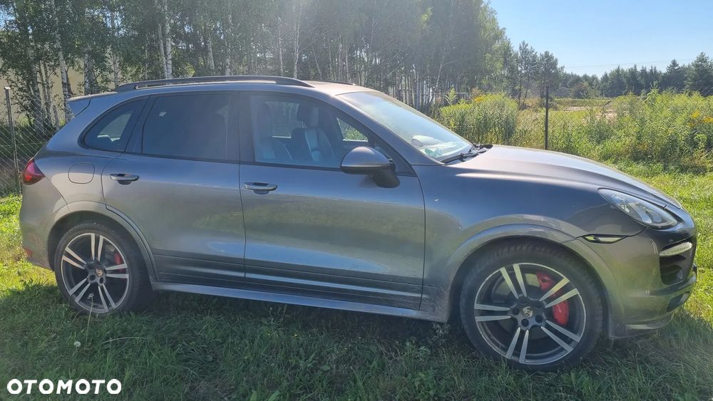 Porsche Cayenne Turbo - 4