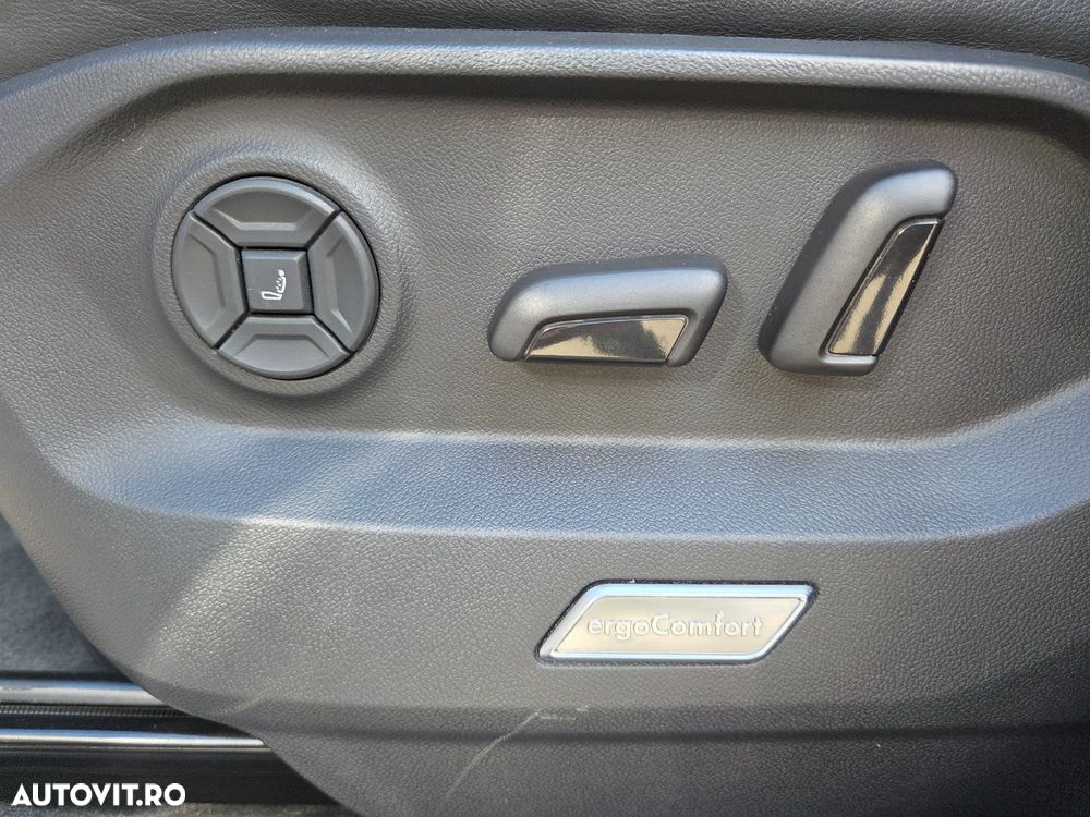 Volkswagen Touareg V6 TDI 4MOTION R-Line - 22