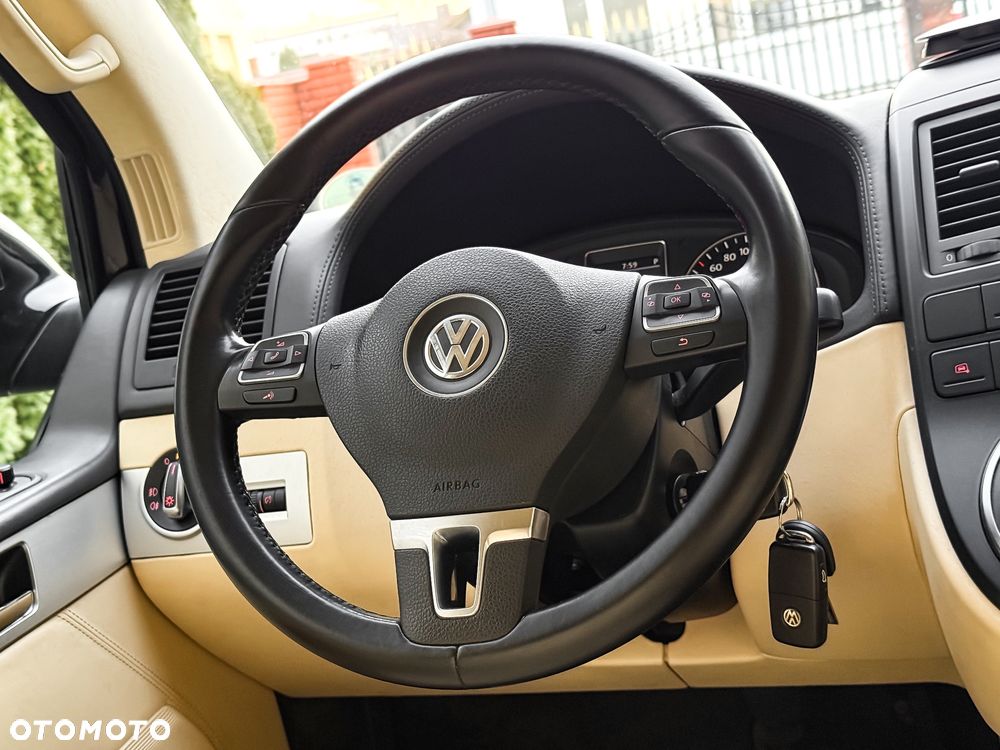 Volkswagen Multivan - 25