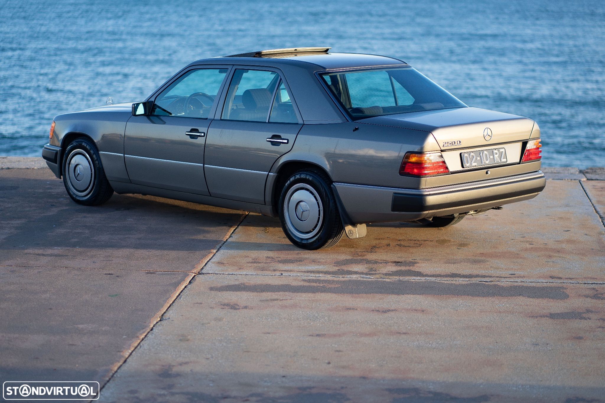 Mercedes-Benz E 250 - 1