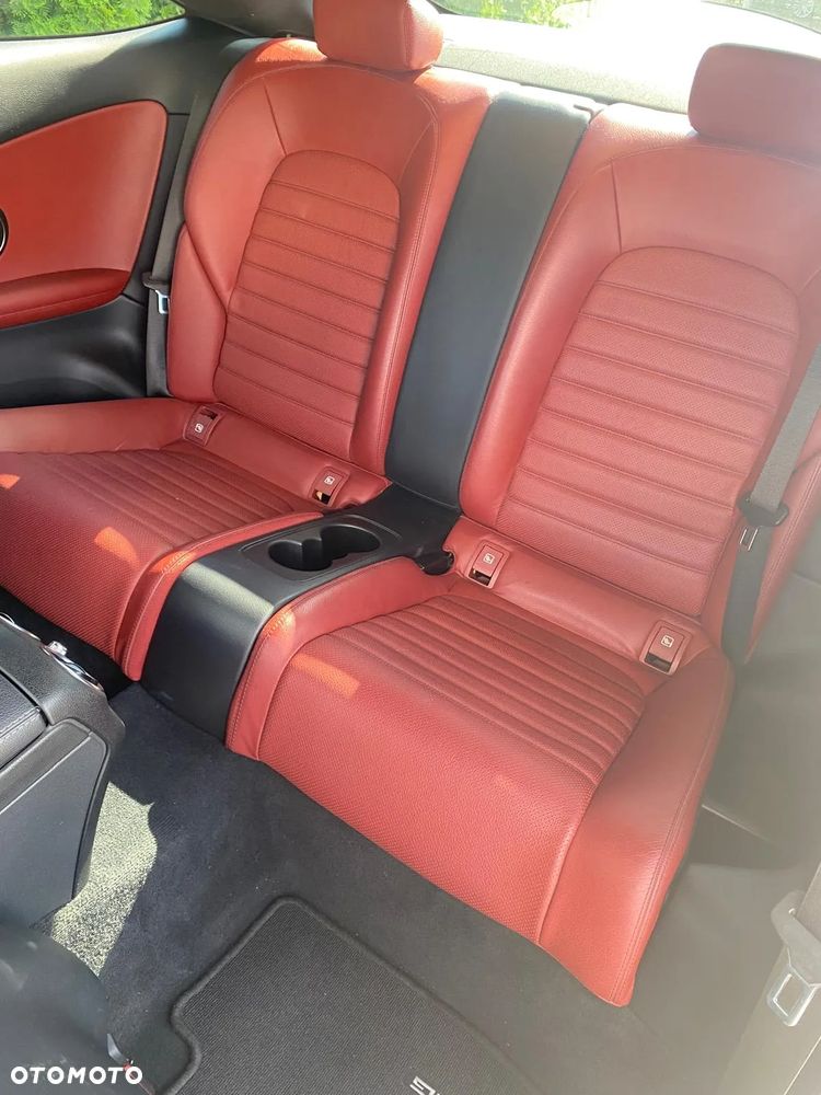 Mercedes-Benz Klasa C 300 7G-TRONIC - 11