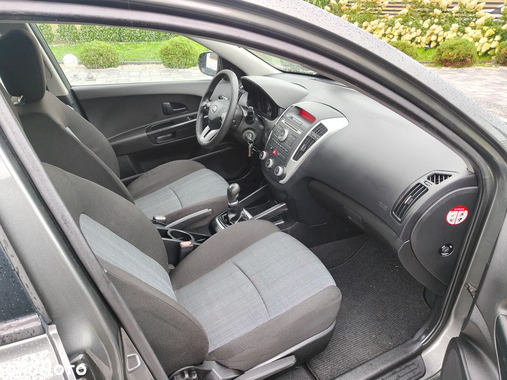 Kia Ceed - 3