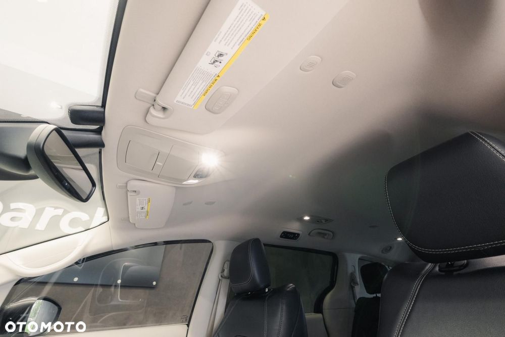 Chrysler Pacifica - 30