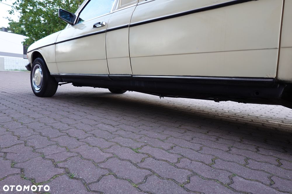 Mercedes-Benz W123 - 22