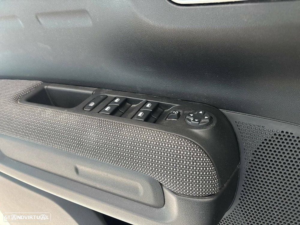 Citroën C3 Aircross 1.2 PureTech Feel - 19