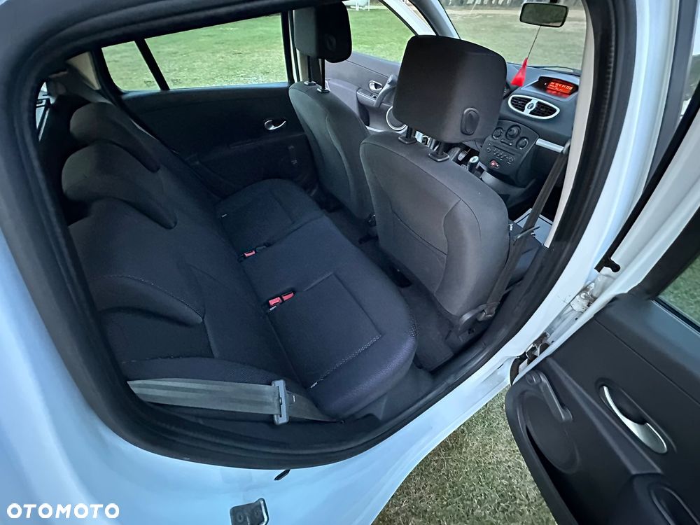 Renault Clio - 16