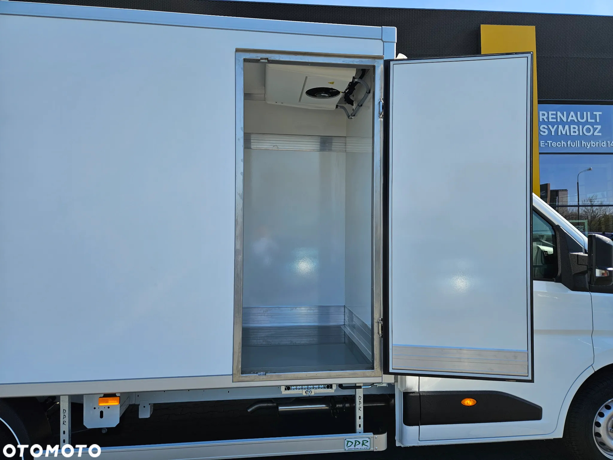Renault nowy Master kontener piekarniczy + izoterma - 7