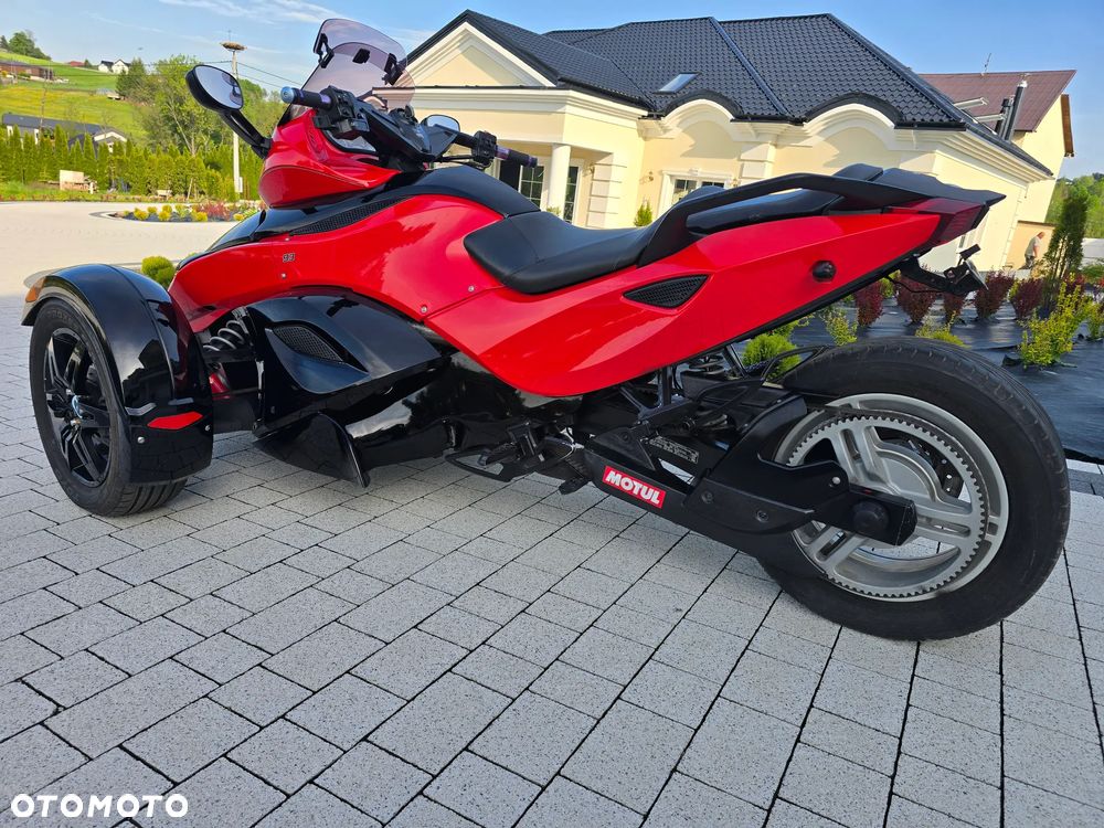 Can-Am Spyder - 21