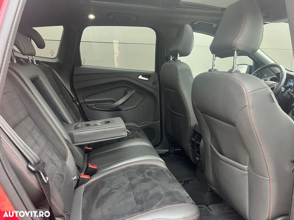 Ford Kuga 2.0 TDCi 4WD Powershift ST-Line - 4