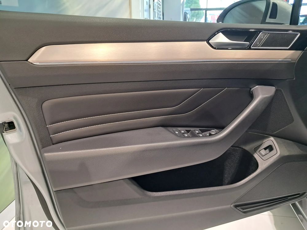 Volkswagen Passat 2.0 TSI Elegance DSG - 15