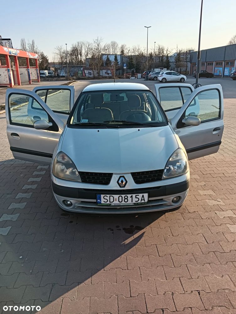 Renault Clio 1.2 16V Alize - 9