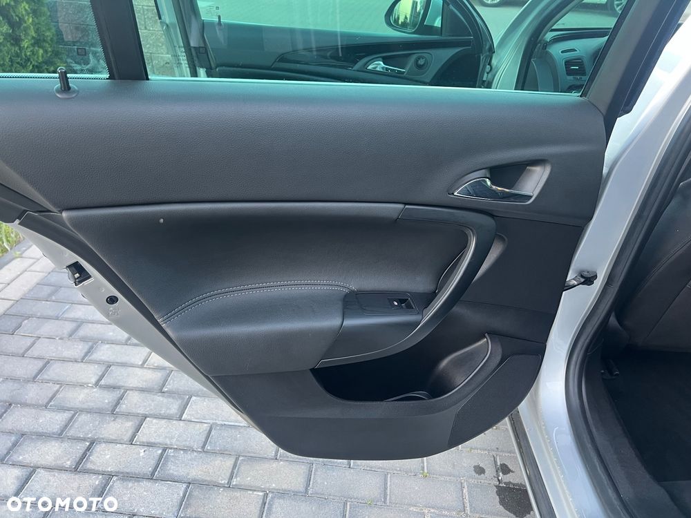 Opel Insignia - 22