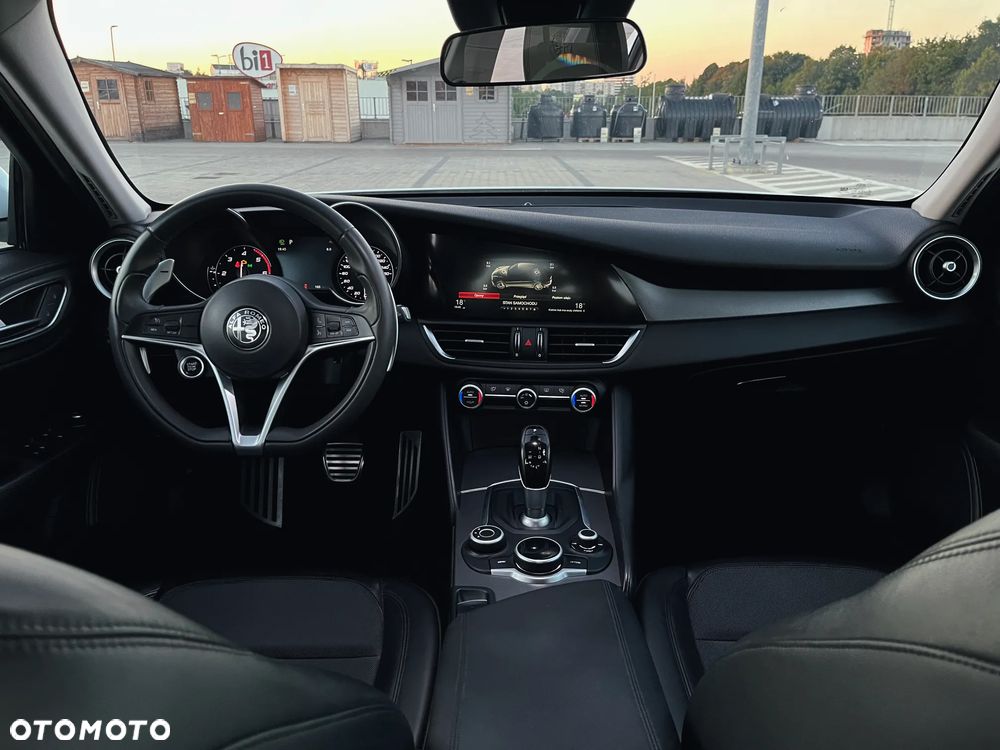 Alfa Romeo Giulia 2.2 AT8 Super - 10
