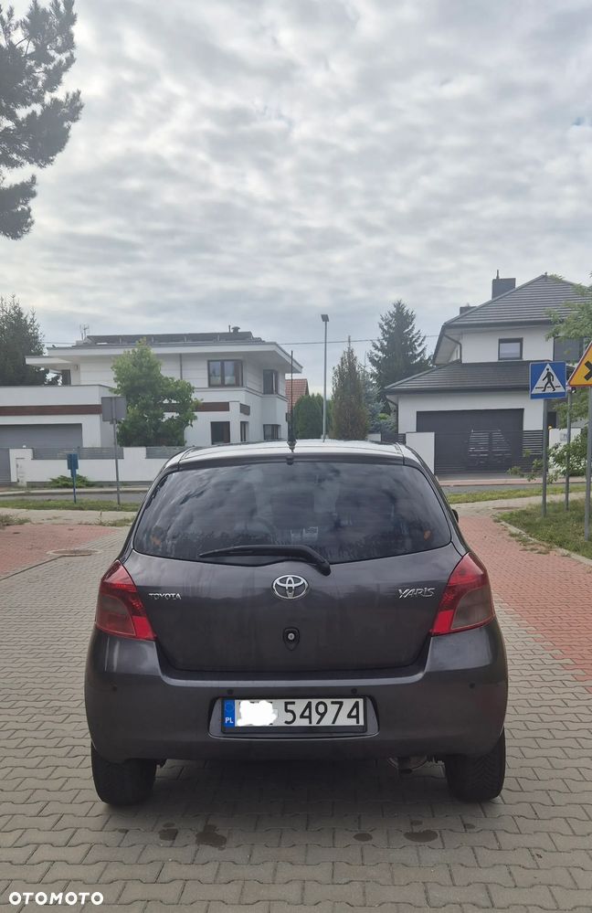 Toyota Yaris 1.3 Terra - 6