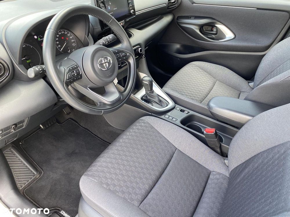 Toyota Yaris - 11