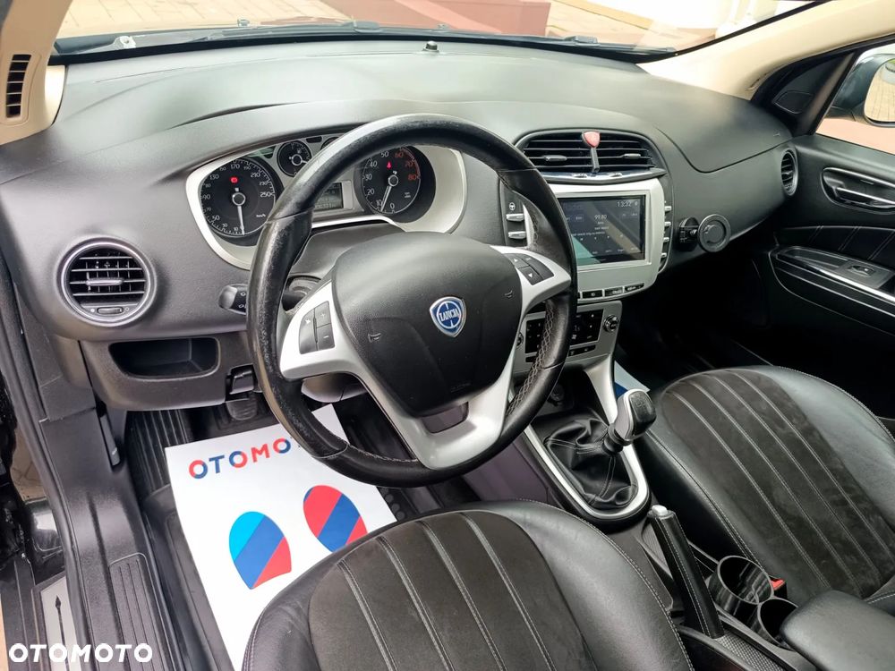 Lancia Delta 1.4 TurboJet 16v Gold - 27