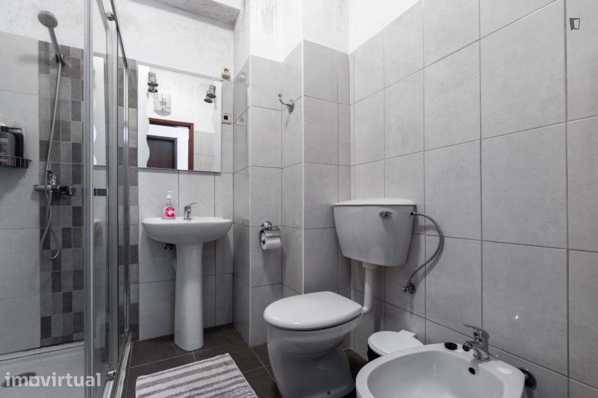 Quarto - localizado em Arregaça Coimbra - Grande imagem: 3/18