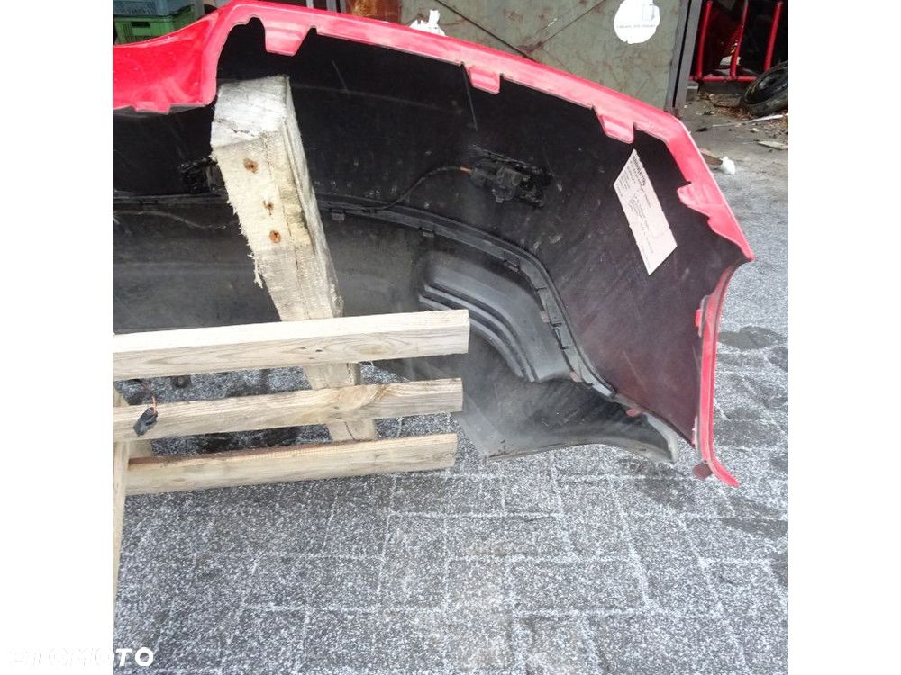 VOLVO C30 ZDERZAK TYŁ  612 - 6