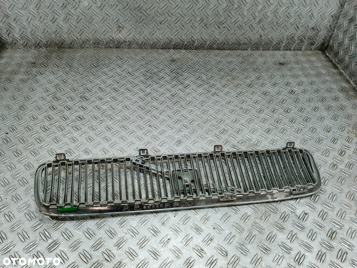 ATRAPA GRILL GRIL VOLVO V50 - 3