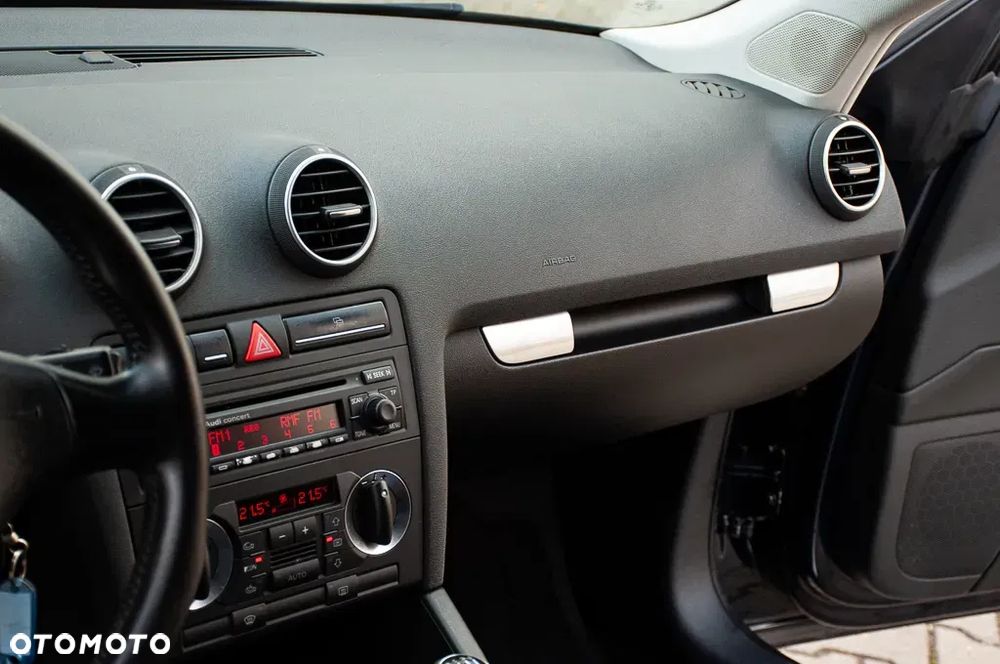 Audi A3 3-drzwiowe 2.0 FSI Attraction - 25