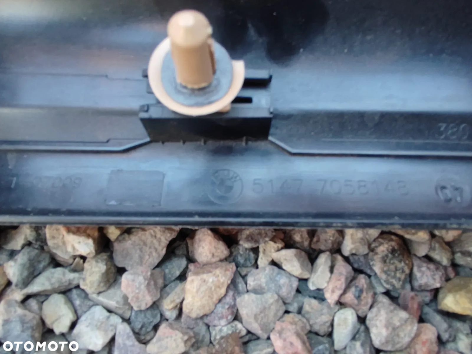 BMW E81 / E82 / E88. ORYGINALNE OSŁONY USZCZELEK DRZWI / NAKŁADKI PROGOWE CZARNE. O NR: 6 981 707 / 6 981 708 OEM. W BARDZO DOBRYM STANIE. - 10