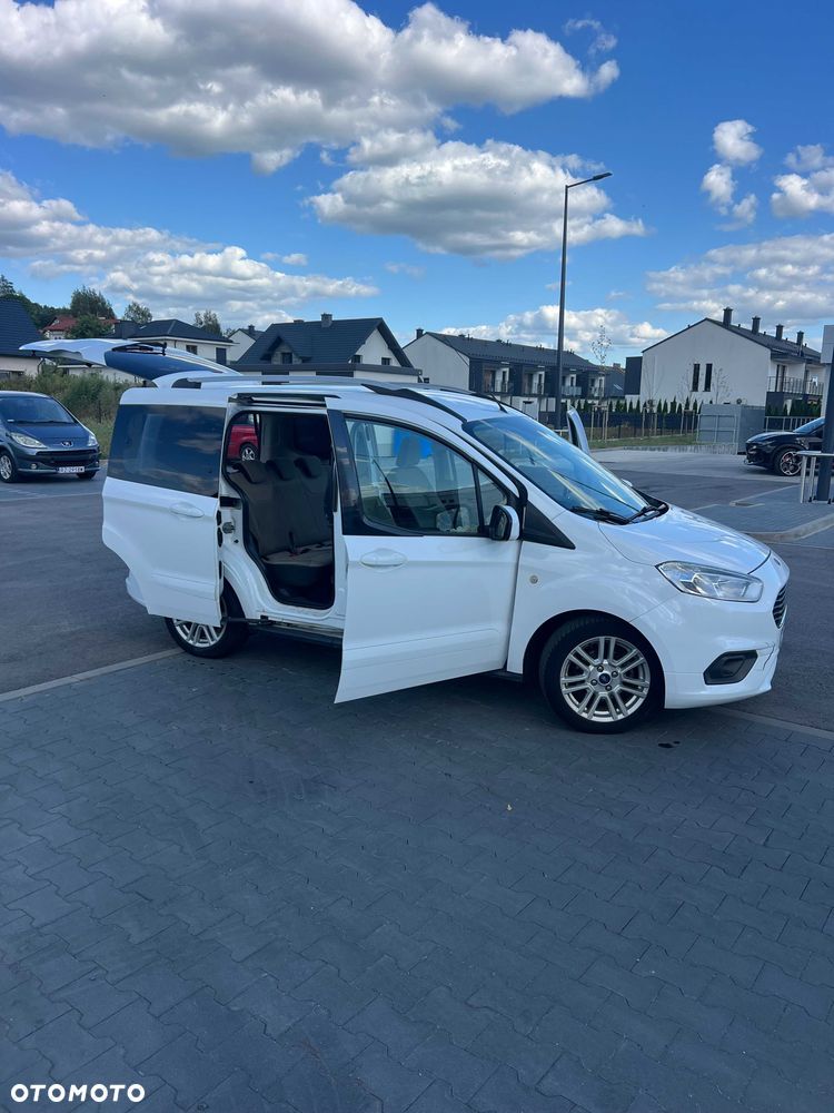 Ford Tourneo Courier - 5