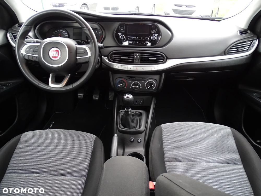 Fiat Tipo 1.4 16v Lounge EU6d - 17