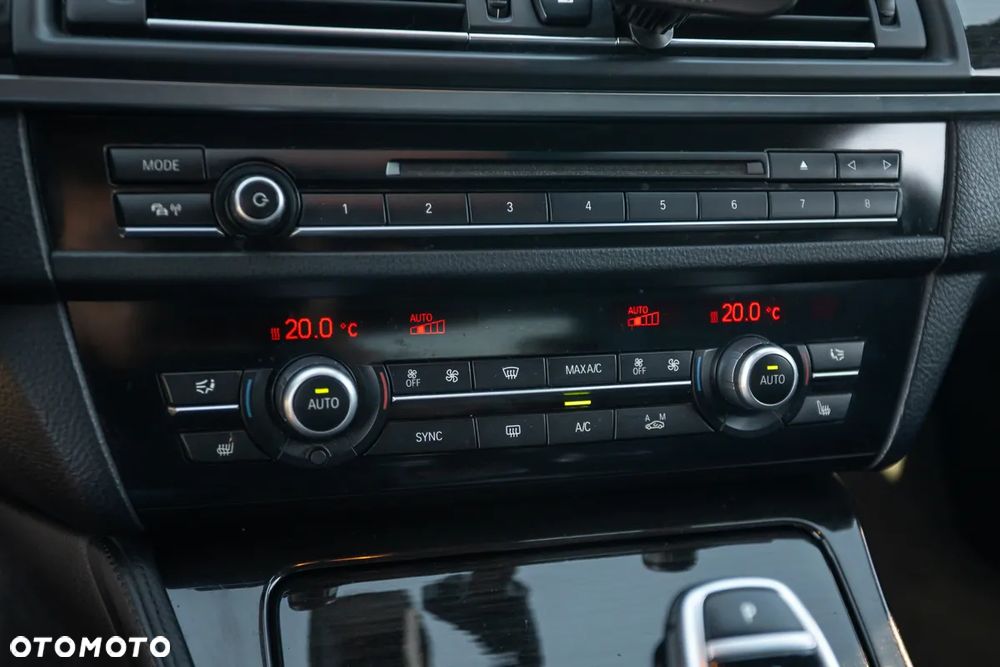 BMW Seria 5 530d Luxury Line - 35