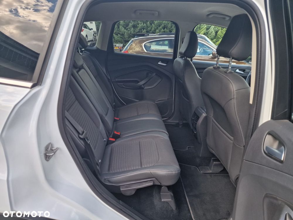 Ford Kuga 2.0 TDCi 2x4 Titanium - 21