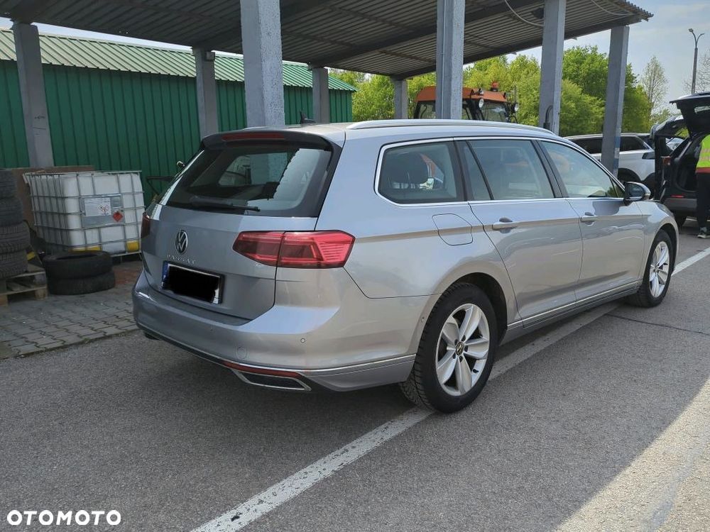 Volkswagen Passat 2.0 TDI EVO Elegance DSG - 2