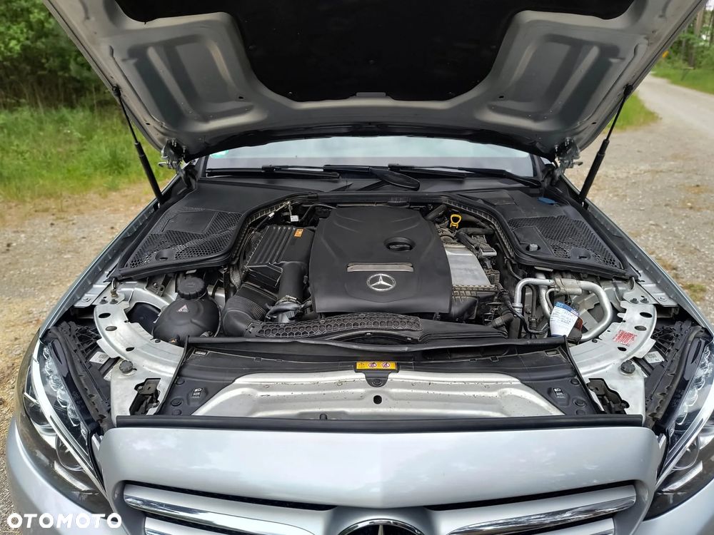 Mercedes-Benz Klasa C 200 4Matic 9G-TRONIC Avantgarde - 11