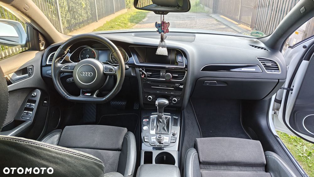 Audi A4 Avant 2.0 TDI Quattro S tronic - 13