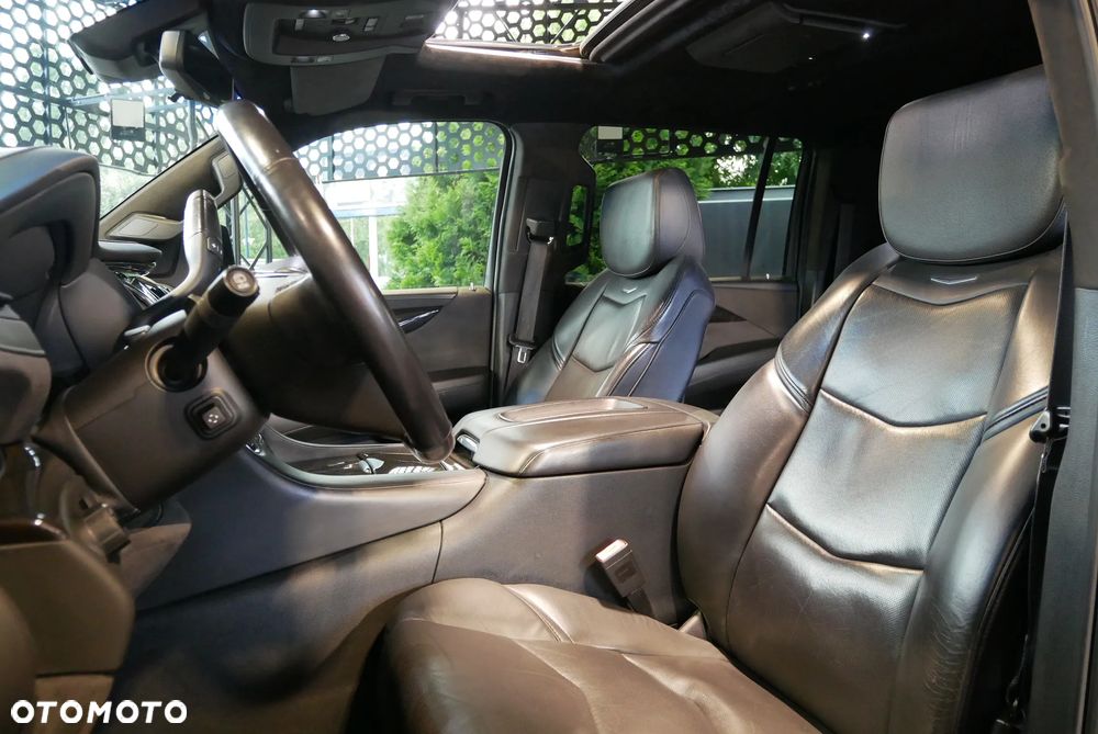 Cadillac Escalade 6.2 V8 ESV Platinum - 12
