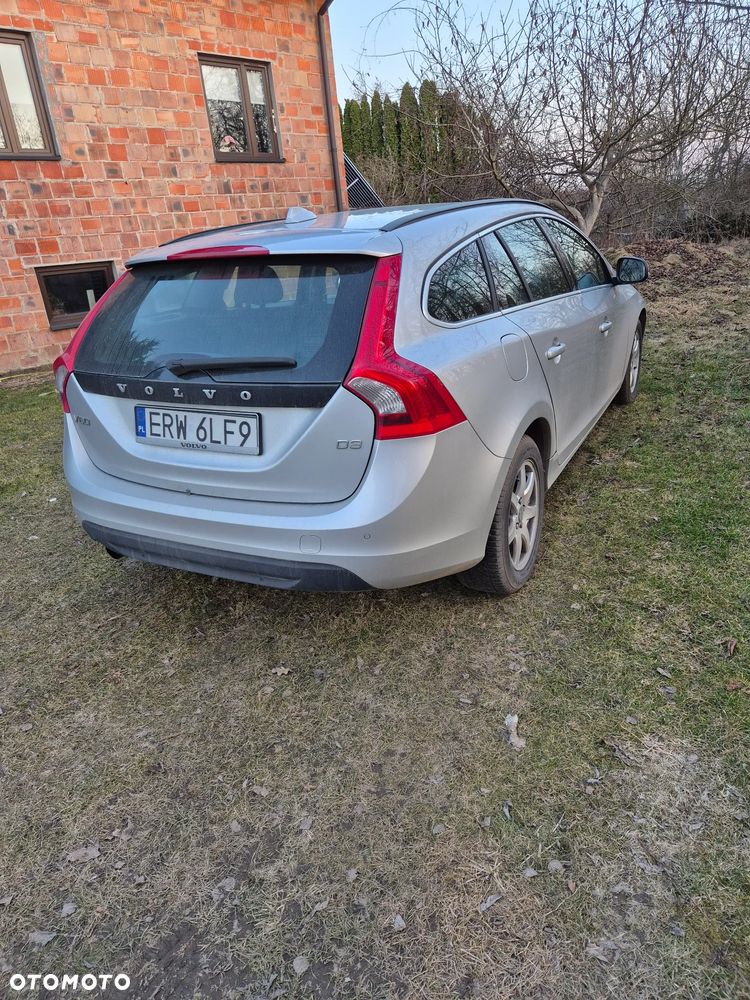 Volvo V60 D3 Momentum - 4