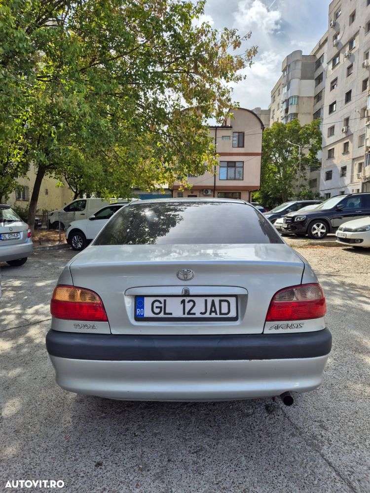 Toyota Avensis 1.6 Sdn. Linea Terra - 15