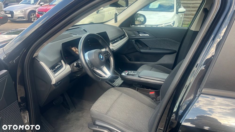 BMW iX1 eDrive20 xLine - 14