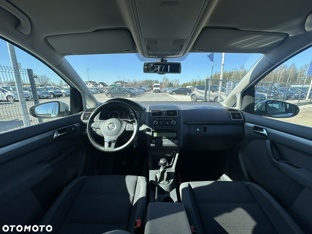 Volkswagen Touran - 11