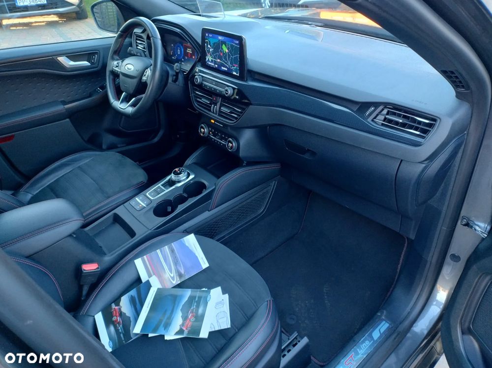 Ford Kuga 2.0 EcoBlue 4x4 ST-LINE X - 32