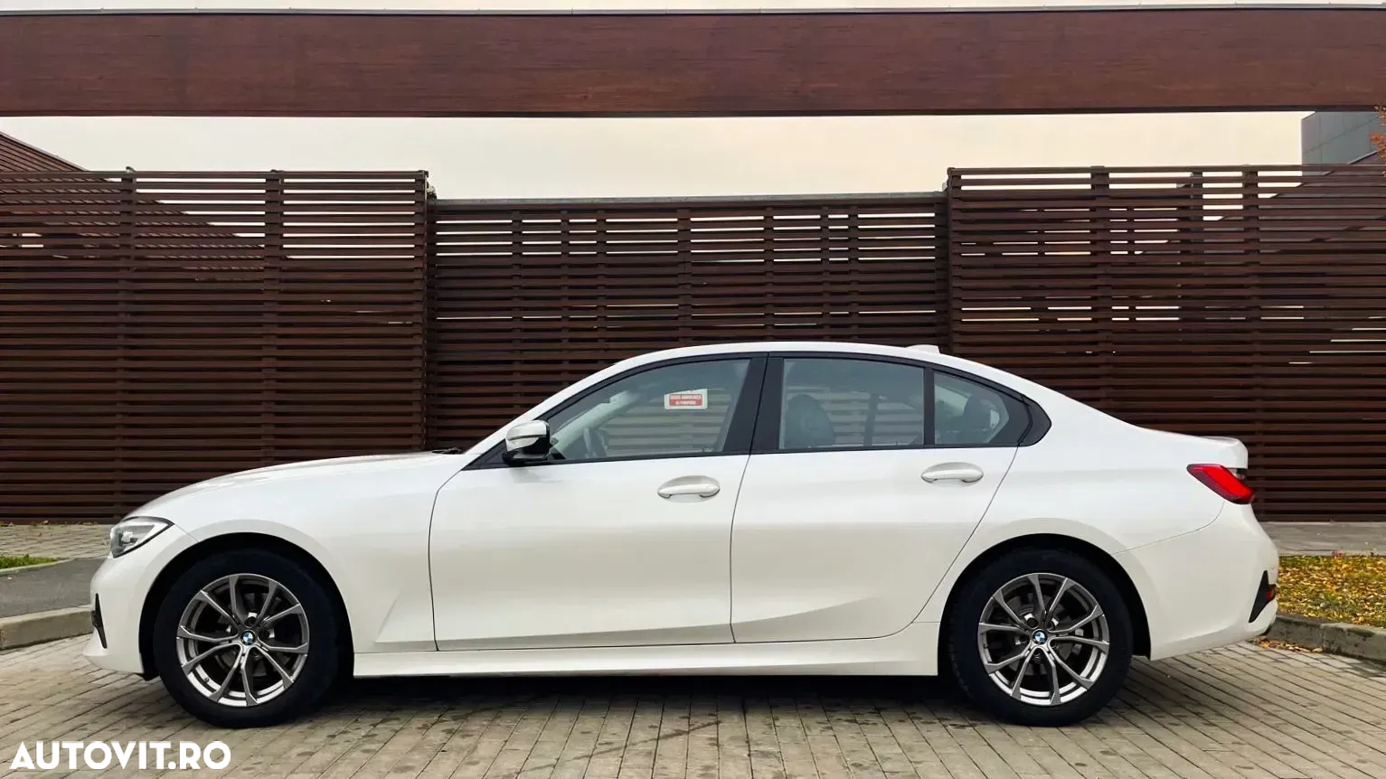BMW Seria 3 320d Aut. Sport Line - 7