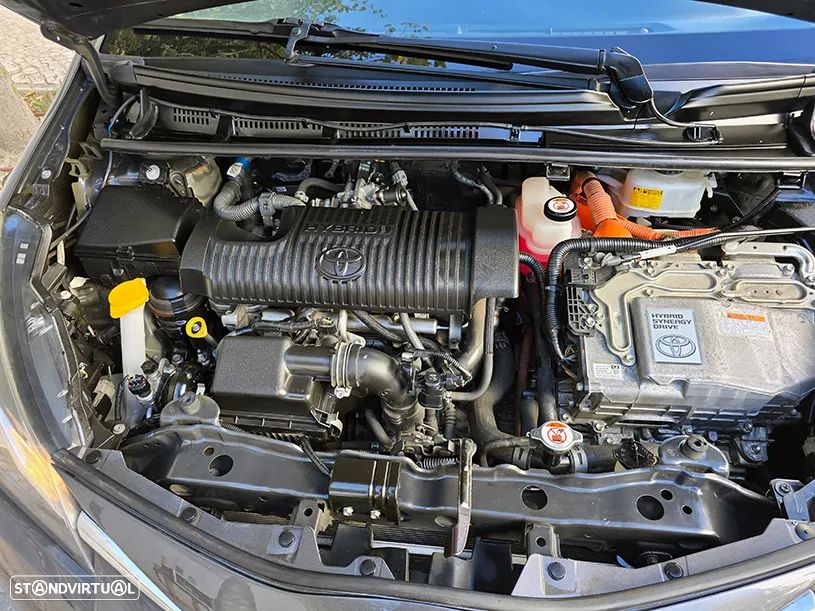 Toyota Yaris 1.5 HSD Exclusive+P.Luxury - 8
