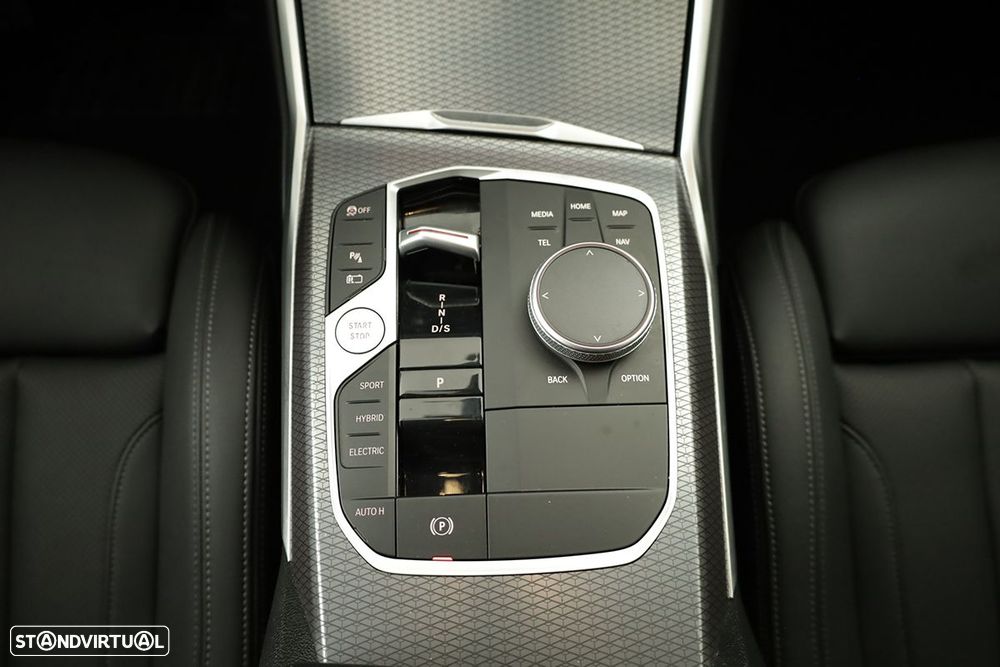 BMW 330 e Edição Desportiva M Auto - 13