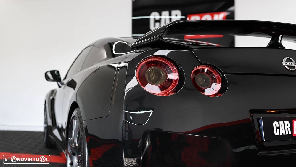 Nissan GT-R 3.8 V6 Black Edition - 12